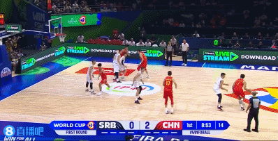 老年人如何安全地进行篮球接球训练?_0